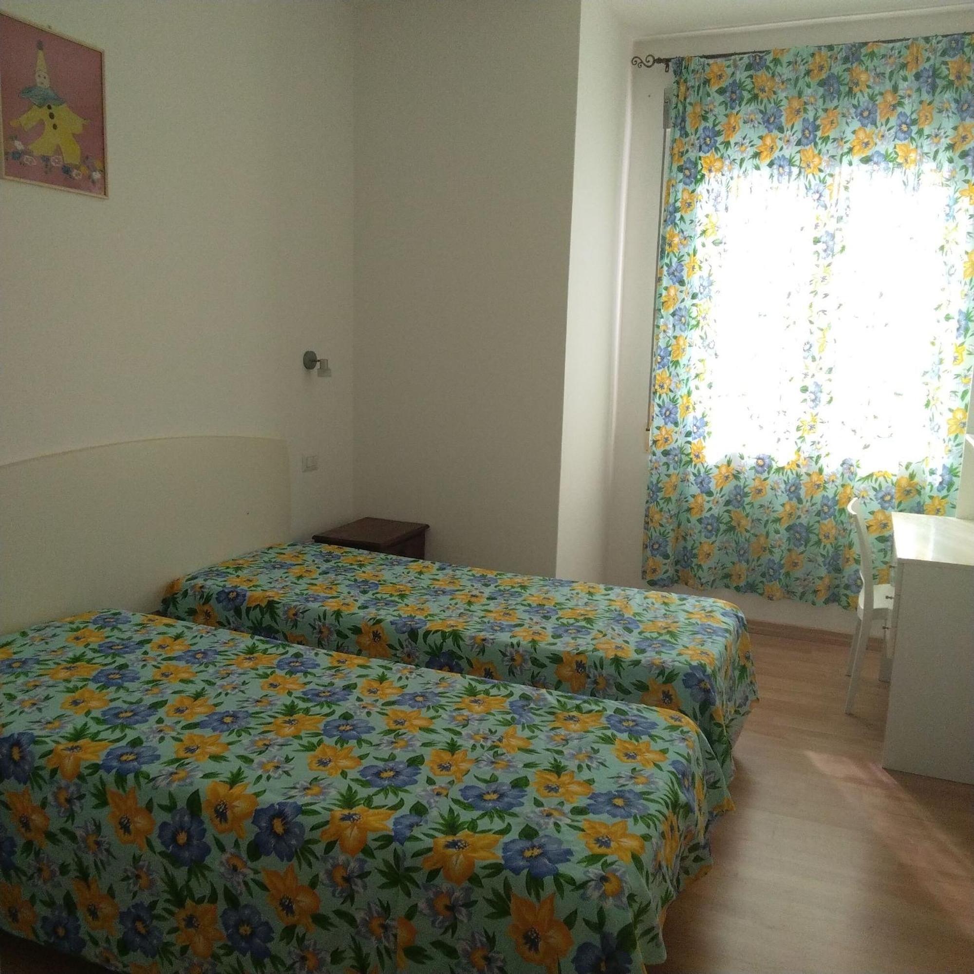 Portoghesi Apt Àrbatax Buitenkant foto